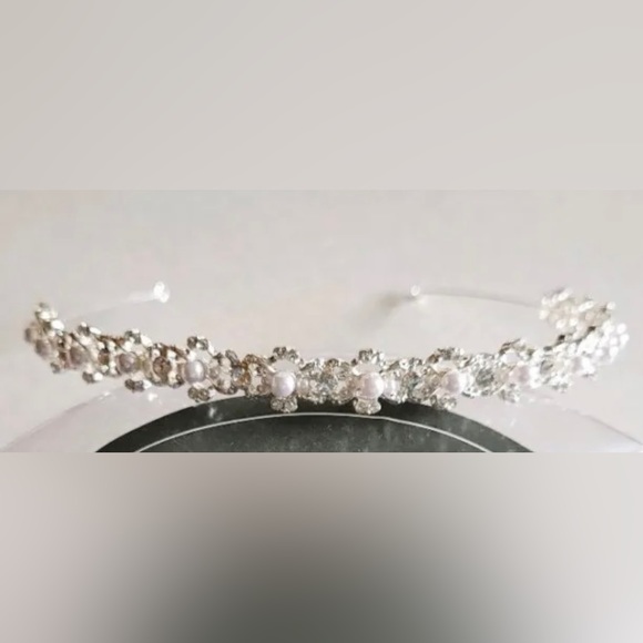 David’s Bridal Pearl and Crystal Headband - Picture 5 of 5